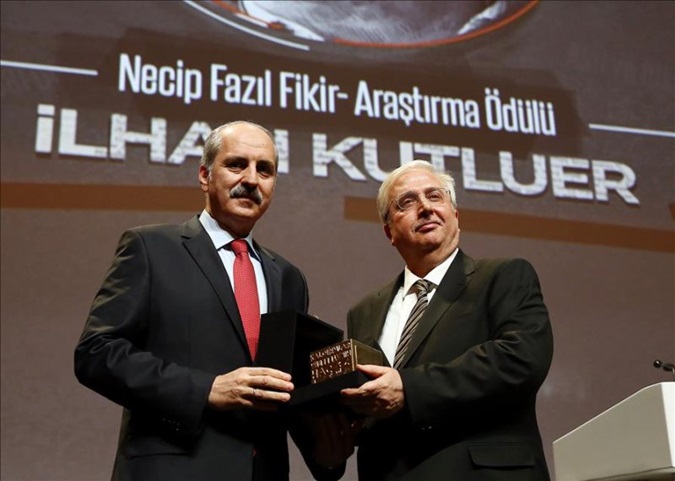 Prof.Dr. İlhan Kutluer'e Necip Fazıl Kısakürek Ödülü