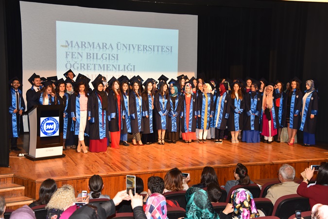 The Graduation Ceremony for Science Teaching Was Held 
