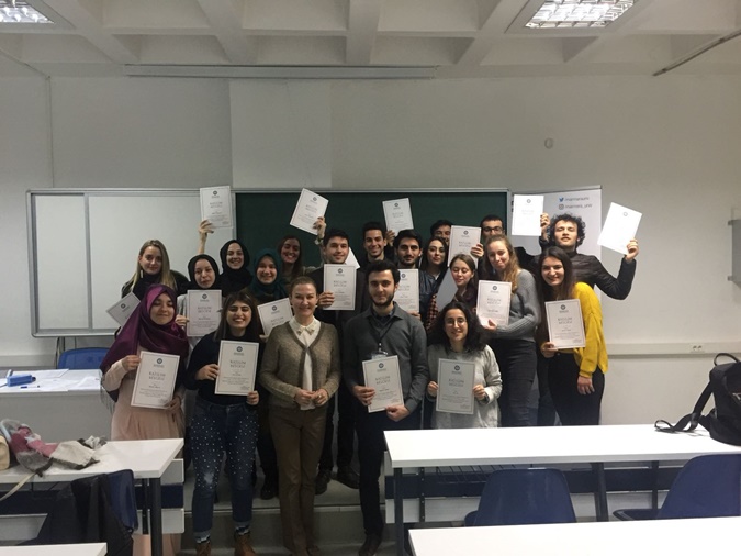 3. İş Hayatına Hazırlık Seminerleri Programı Mezunlarını Verdi