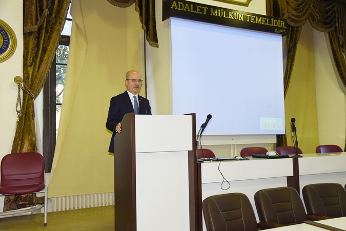 Rektörümüz Sayın Prof. Dr. Erol Özvar’ın Katılımıyla Hukuk Fakültesi 2018-2019 Akademik Kurul Toplantısı Gerçekleştirildi