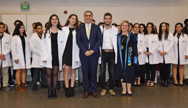 Diş Hekimliği Fakültesi’nin Geleneksel Önlük Giyme Töreni Yapıldı