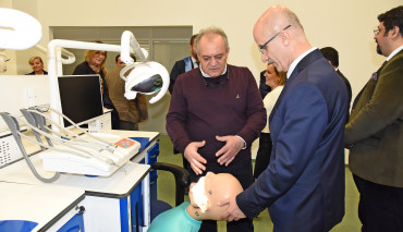 Diş Hekimliği Fakültesi “Yaşam Boyu Eğitim Merkezi” Açıldı