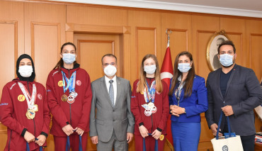 Milli Sporcularımızdan Rektörümüze Ziyaret