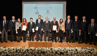 Ödül Kazanan Öğretim Üyelerimize Başarı Belgeleri Takdim Edildi
