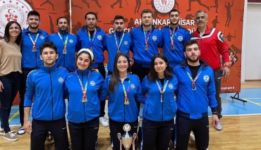 ÜNİLİG Badminton Türkiye Finallerinde Marmara Üniversitesi Türkiye 2.si Oldu