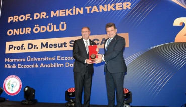 Honorary Award to Prof. Dr. Mesut Sancar by the Turkish Pharmacists Association