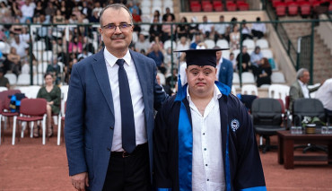 Down Sendromlu Eski Milli Jimnastikçi Berk Canbulat, Üniversitemizden Mezun Oldu
