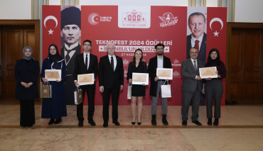 İstanbul Valiliği'nden Marmara Üniversitesi Öğrencilerine Ödül