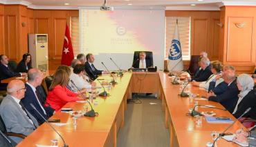 Rektörümüz Prof. Dr. Mehmet Emin Okur, Dekan ve Müdürlerle Tanışma Toplantısında Buluştu