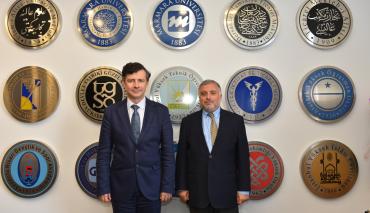Başhekim Alper Kepez’den Rektör Mehmet Emin Okur’a Tebrik Ziyareti