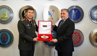 1. Ordu Komutanı Orgeneral Bahtiyar Ersay’dan Rektörümüze Ziyaret