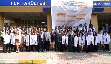 Fen Fakültesi Kimya Bölümü Öğrencileri Önlüklerini Giydi